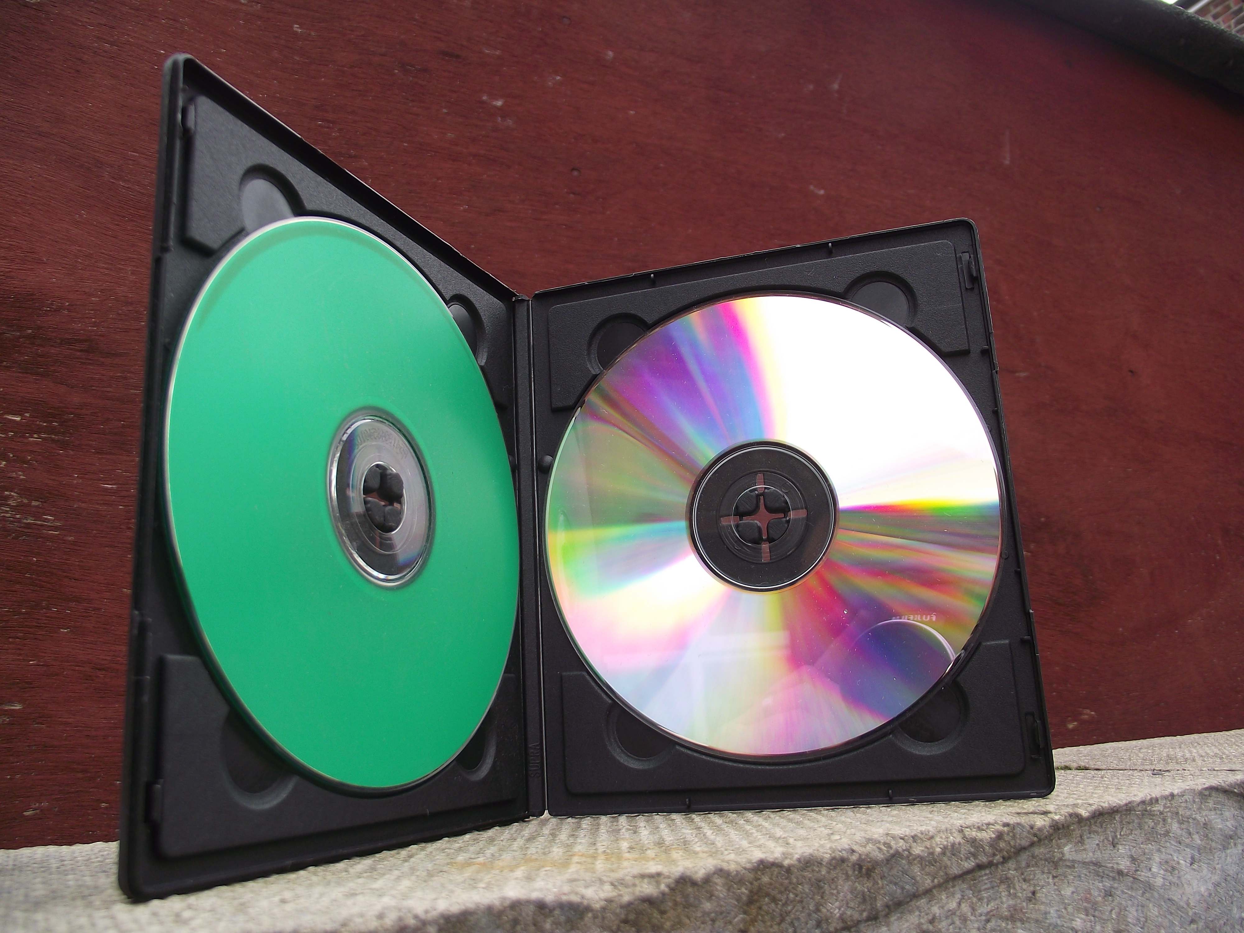 twin CD/DVD cases Tapeline Ltd