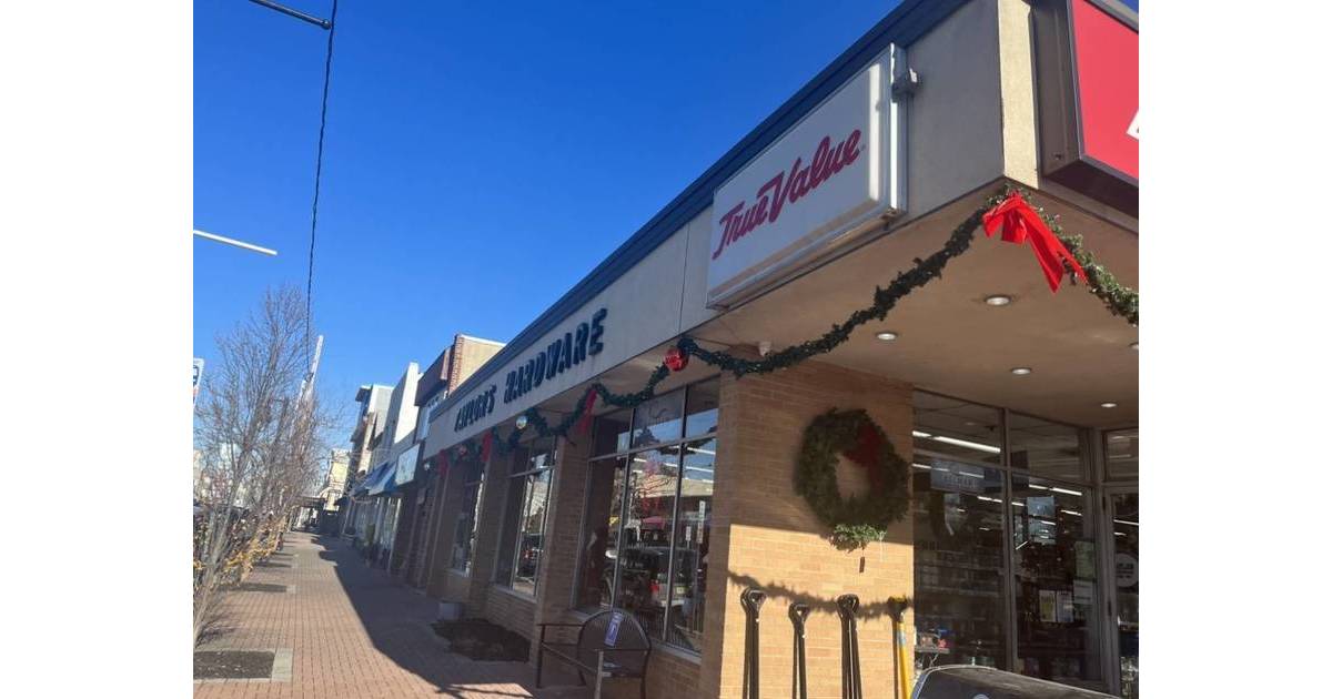 Taylor Hardware is ‘All Aboard’ with the Holiday Season, brings back