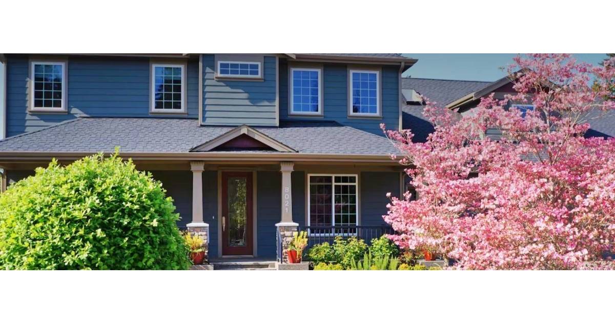 6 Ways to Improve Curb Appeal Before Selling a Home this Spring