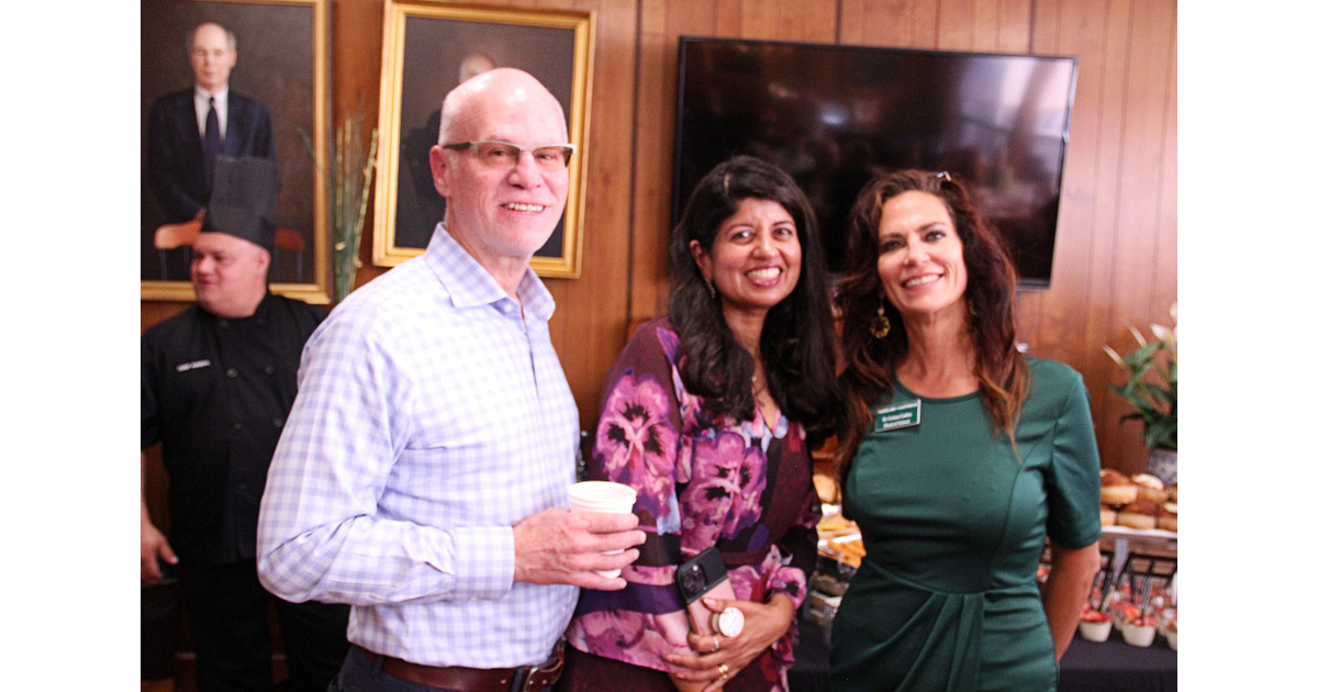 Wardlaw+Hartridge Head of School Visits Classes on 141st Opening Day