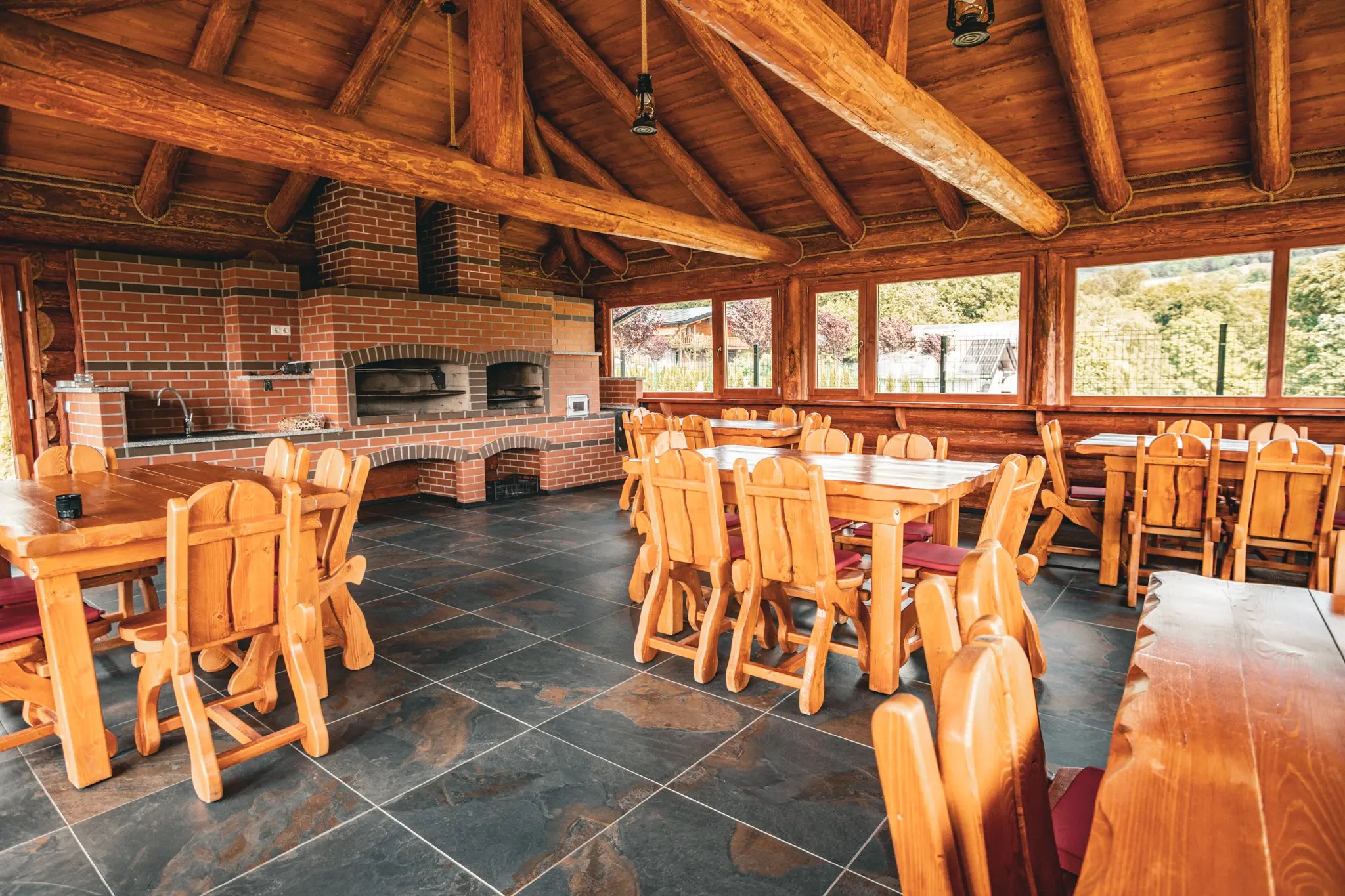 Restaurant Terasă Bar • Camping Țara Oașului