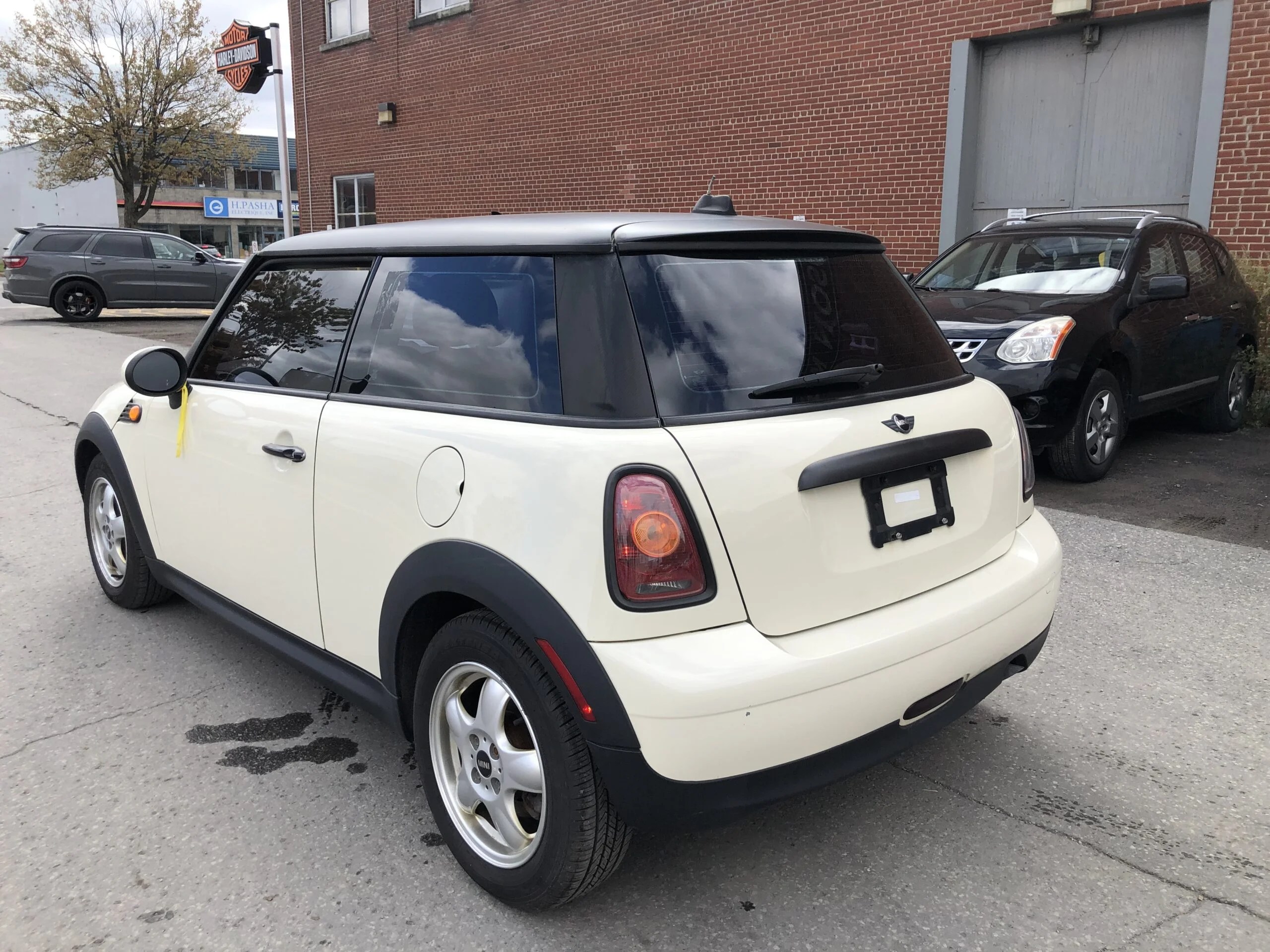 MiniCooper Taramin Auto montreal used car dealership