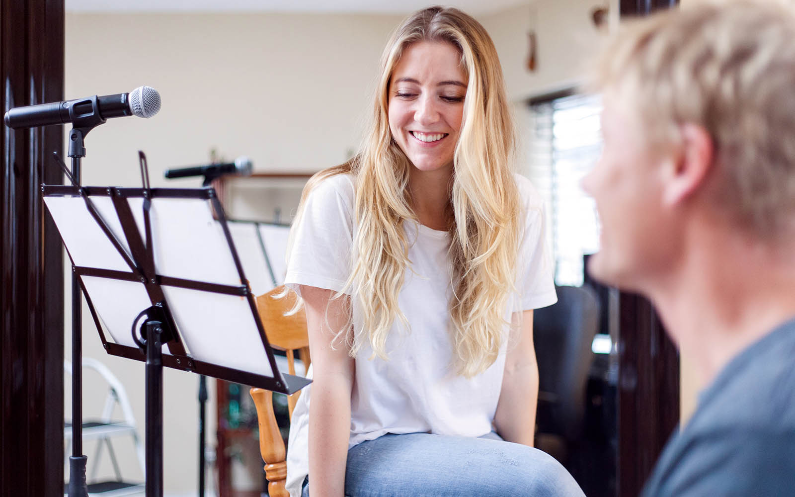 Private Singing Lessons Vancouver, BC Vocal Coach & Training Exercises