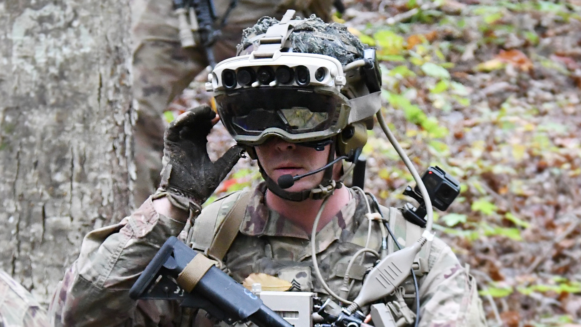 Army IVAS goggles give soldiers headaches, nausea, and neck pain
