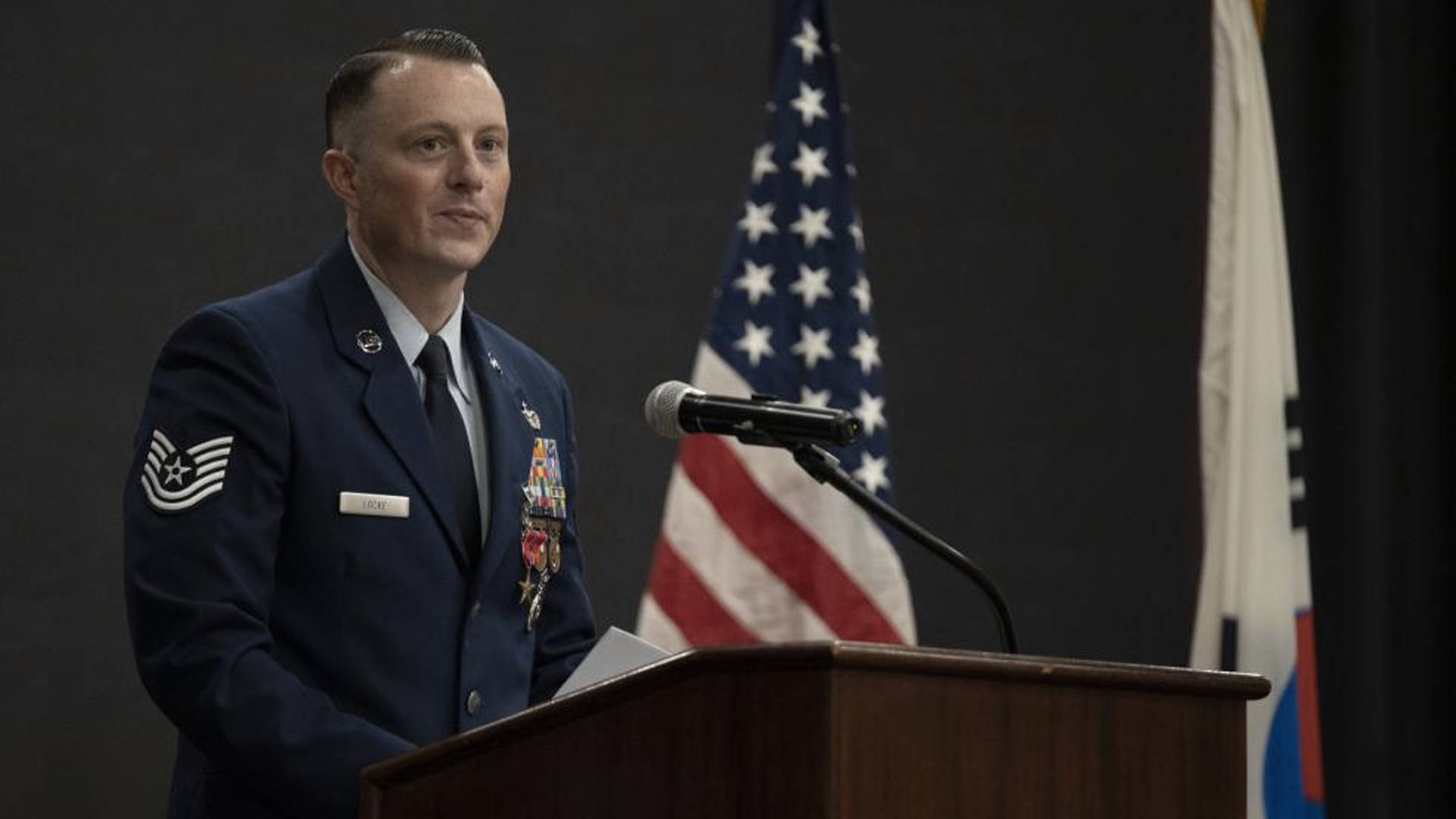 Airman receives Bronze Star for fighting off attack on Kenya air base