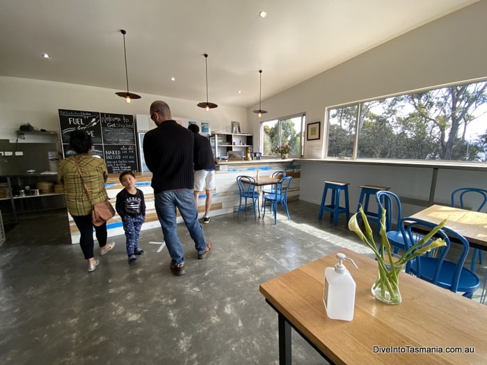 Bruny Island Oysters Get Shucked Bruny Style!