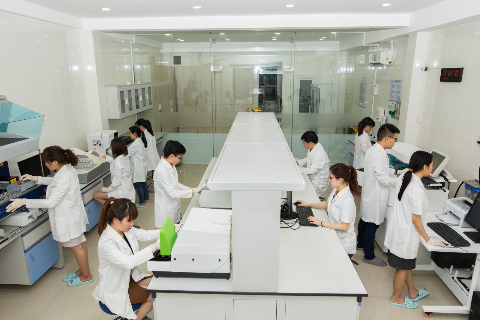 PHÒNG LAB TASSCARE ĐẠT TIÊU CHUẨN HIỆN ĐẠI TOÀN QUỐC Trung tâm xét