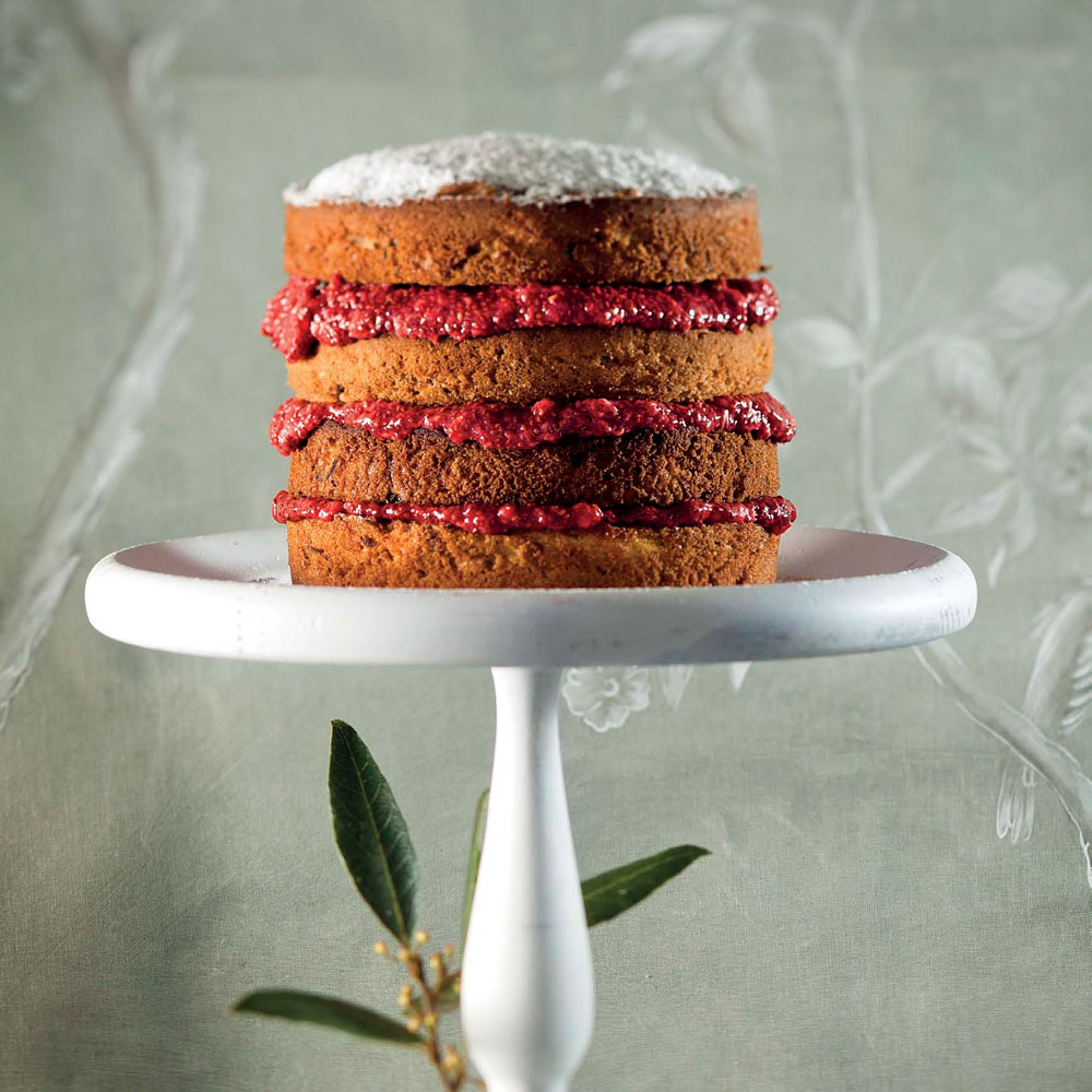 GlutenfreeVictoriaspongewithraspberrychiajam