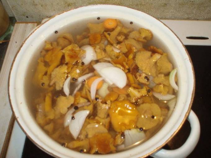 Pickled chanterelles with onions a simple recipe with step by step photos