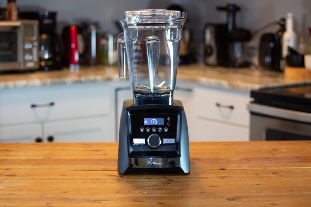 20 Tests Proved This is the Best Vitamix Blender [15 PHOTOS]