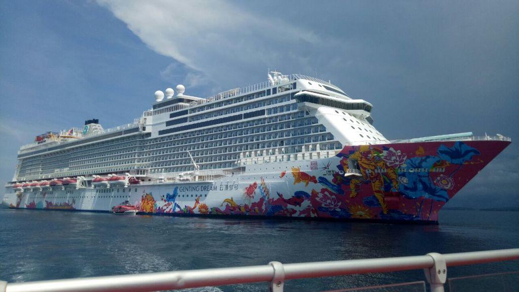 Mimpi Kapal Terbang Terhempas Dunia emang keren kapal