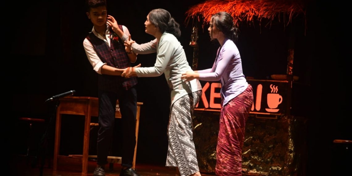 "Katemu Ring Tampaksiring" dari cerita sebelum penampilan Made Sanggra.