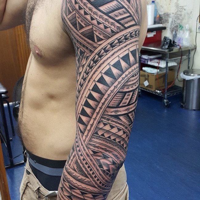 37 Tribal Arm Tattoos That Don't Suck TattooBlend