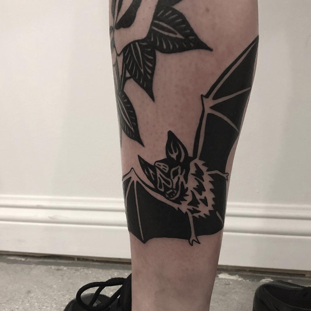 Black bat by hanaroshinko