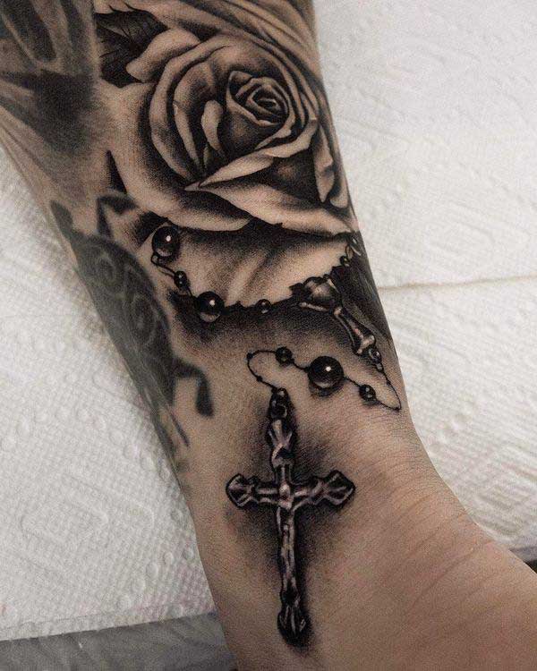 65 fotos de tatuagem de Nossa Senhora que vão te inspirar Tatuagem 75 Tatuagens de Rosário para Mostrar a Fé em Nossa Senhora!