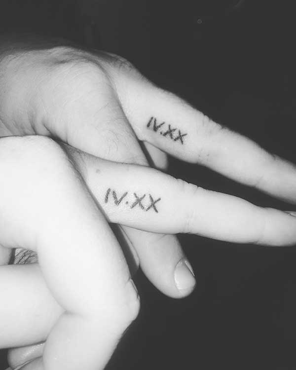Tatuagem de casal 80 opções lindas e cheias de amor Mommy Tattoos 55 Ideias de Tatuagens para Fazer com Namorado e Namorada