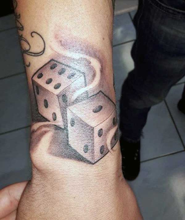 79 Tatuagens de Dados que Significam Sorte e Aleatoriedade
