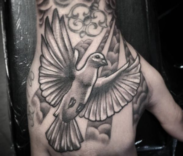 Significado da Tatuagem de Pomba 35 tatuagens de pombo é um sinal de paz internacional » Tatuagens HD