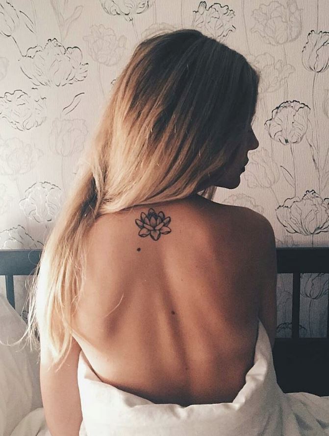 Pin em tat it up! 22 lindas idéias tatuagem preta e cinza minúsculo » Tatuagens HD