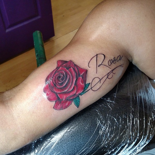 Chris Tattoo Tatuagem de um coraçãozinho com uma letra Chris Tattoo 90 tatuagens de nome que você vai ter gritando, qual é o meu nome