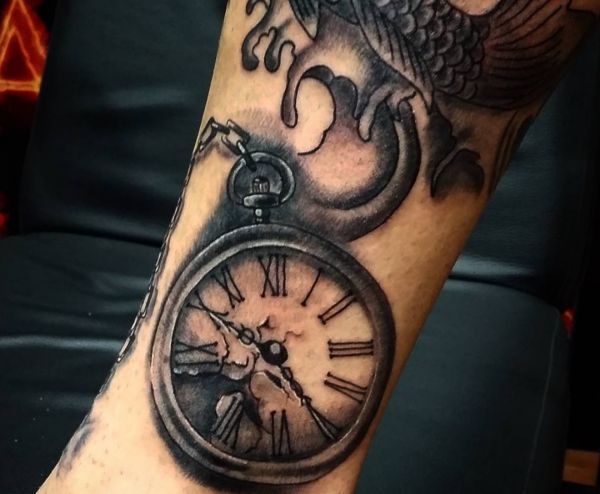 Tatuagem de relógio significado e 50 fotos impressionantes em 2020 25+ Mejor Buscando Qual O Significado De Tatuagem De Relogio Romano