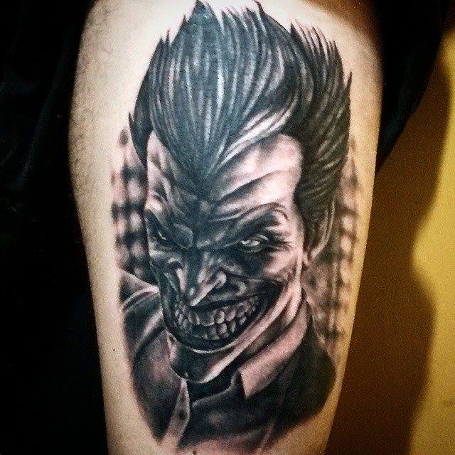 Tattoo de la cara de joker, en blanco y negro Tatuajes en blanco y negro