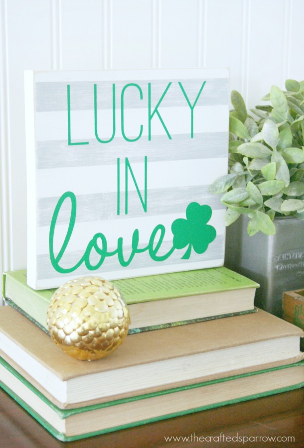 Lucky In Love Sign Tauni Everett
