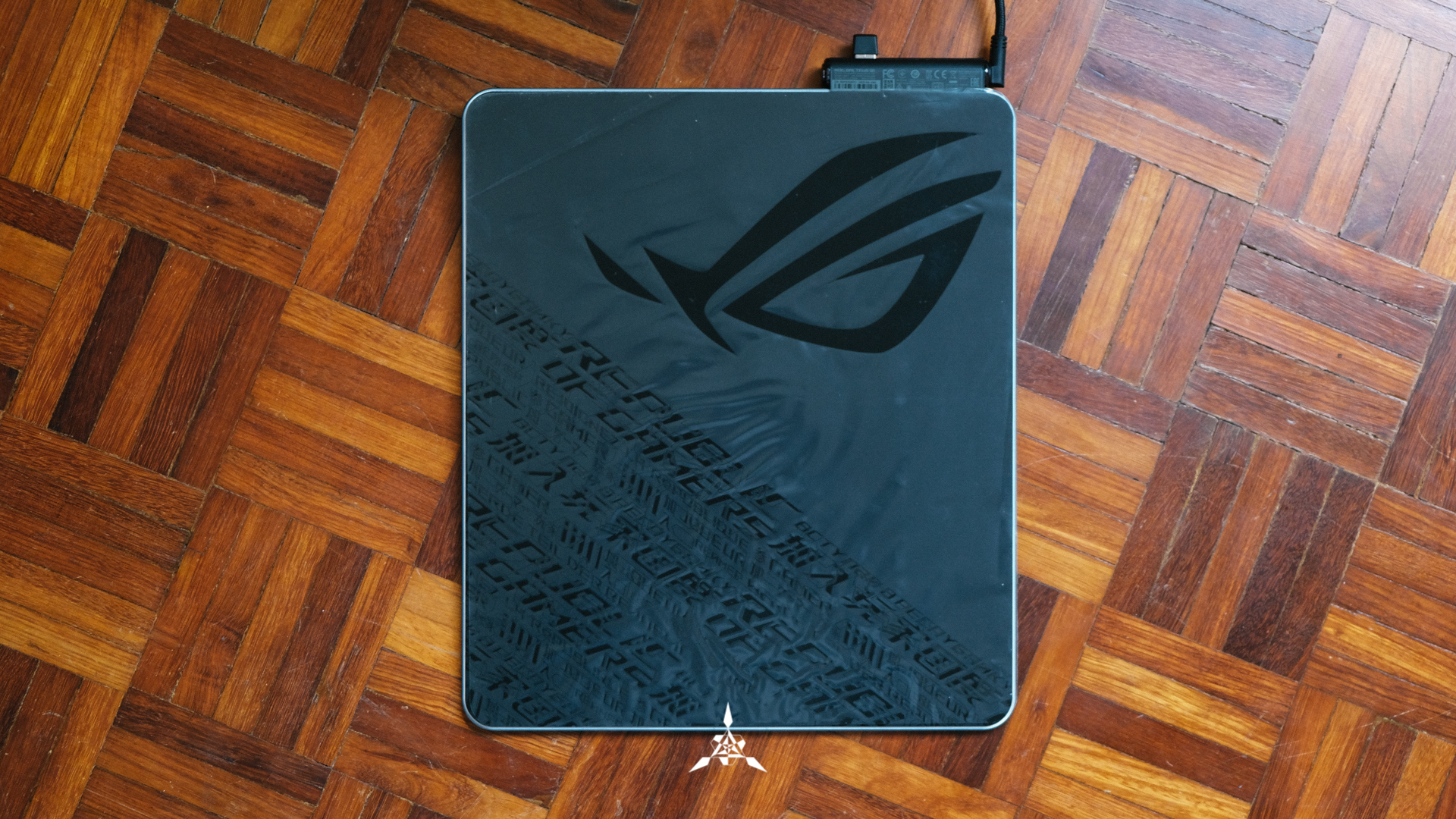 ASUS ROG Balteus Qi Review: Not your Average Mousepad | TAV