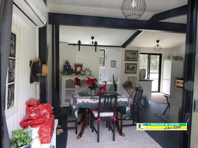 Beautiful 3bedroom home plus Granny Flat in Logan Village Taylor