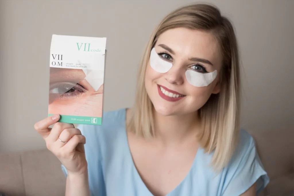 Why You Need To Be Using Eye Masks Taylor, Lately