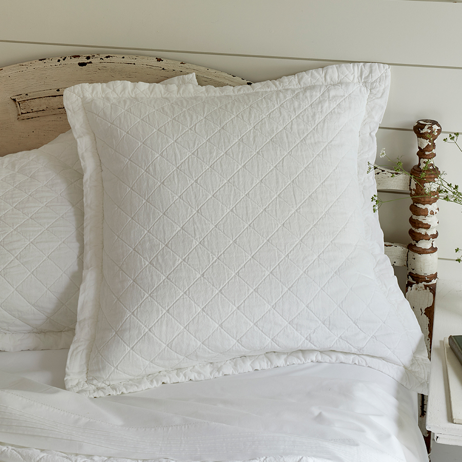 Salt River White Matelasse Taylor Linens