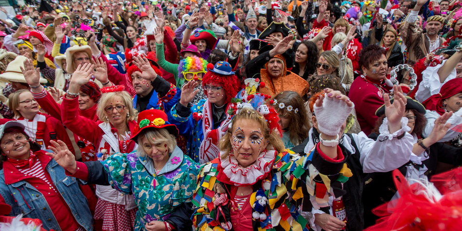 Polizei rät Flüchtlingen vom Karneval ab Rassismus in der 5