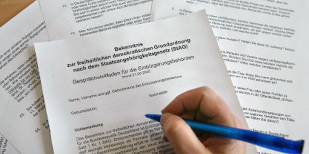 Einheitlicher Einbürgerungstest Ein Test für den Pass taz.de