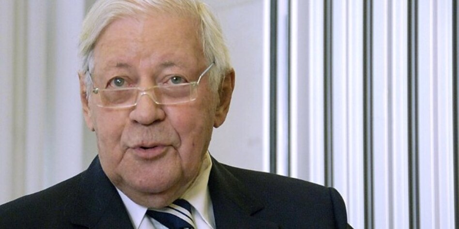 Die Wahrheit Der Arme Helmut Schmidt Taz De