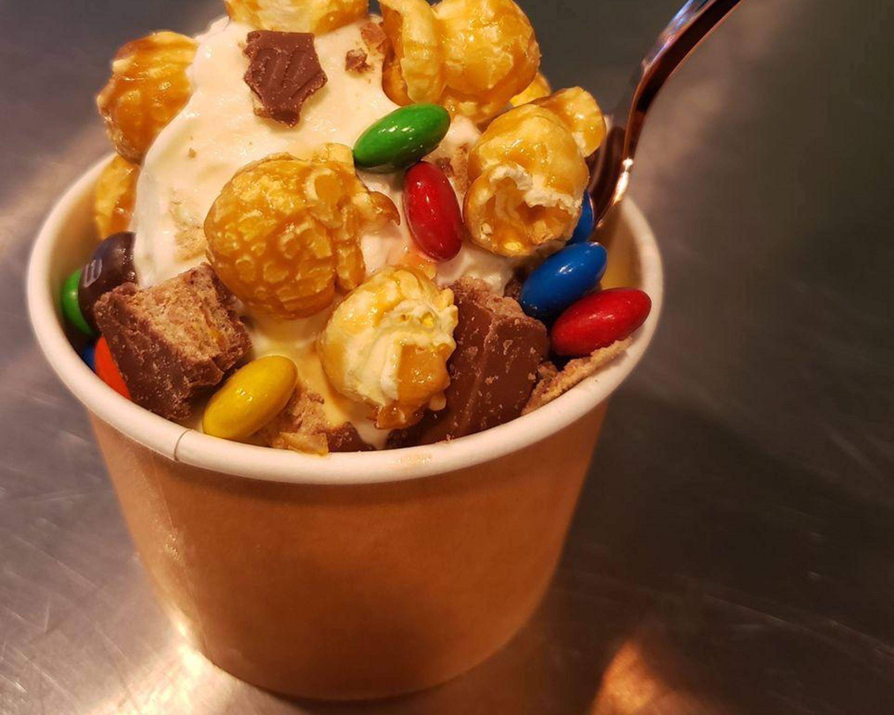 The Hummingbird Sundaes & Takeaway Menu Lansing • Order The