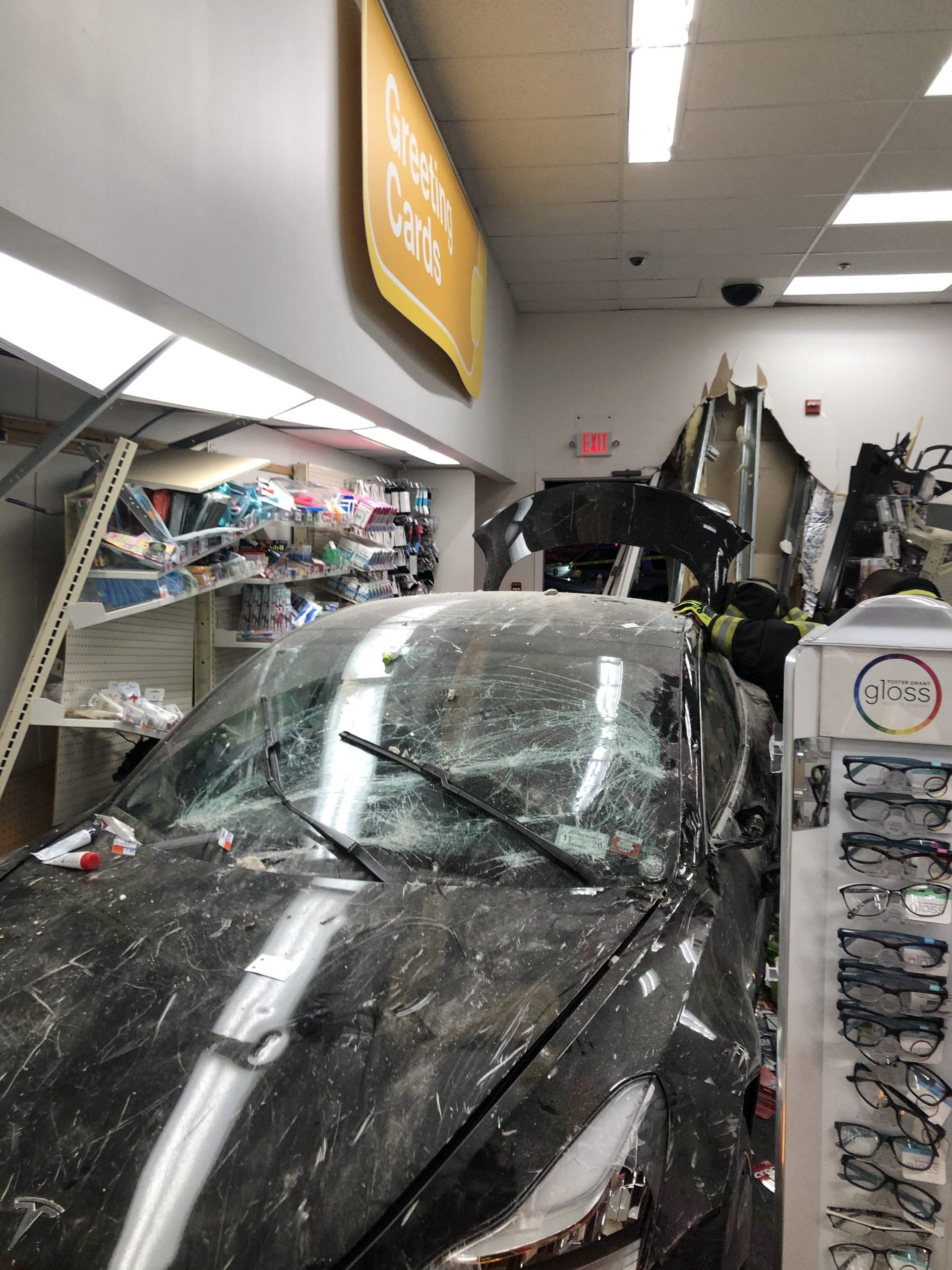 Car Crashes into Smithtown CVS TBR News Media