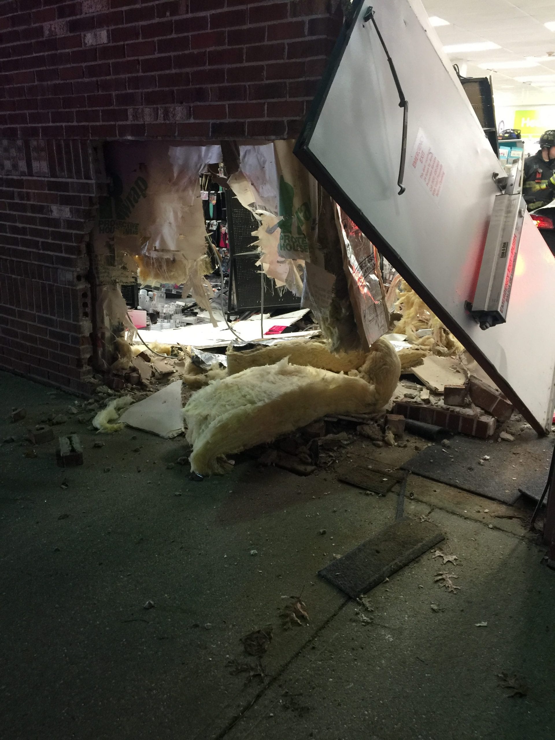 Car Crashes into Smithtown CVS TBR News Media