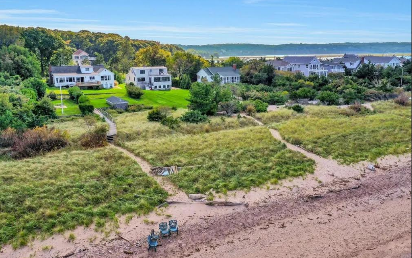 Miller Place 5 Bedroom, 3 Bath Home On 1.3 Acre Property With