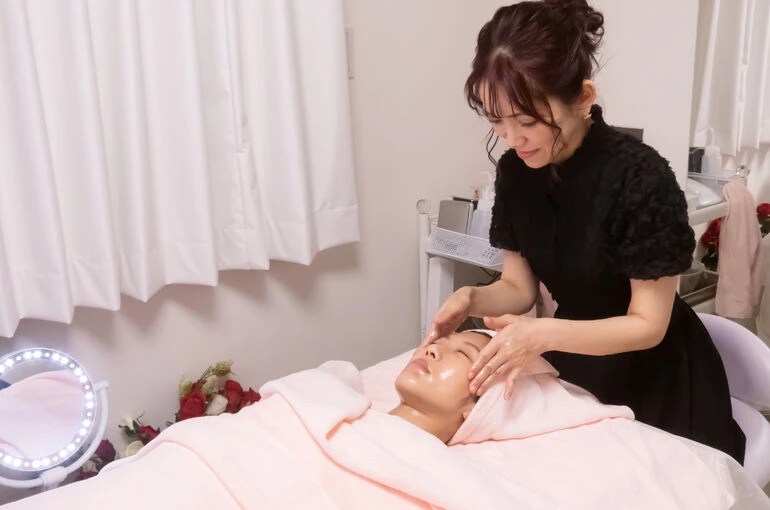 エステサロン 赤羽 ハーブピーリング セルフホワイトニング セルフでもご活用頂ける美や健康に関する情報を 東京で営業する美容サロン