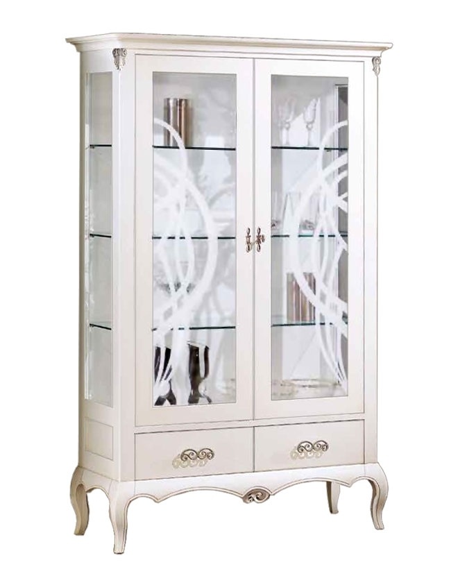 Vetrina 2 ante laccata bianca con piedini e vetri decorati Artigiani