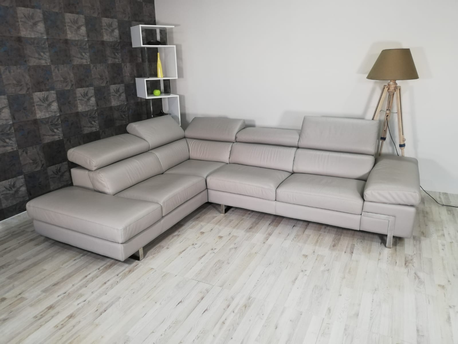 Divano Angolare Vera Pelle Foto di Giardini con Sassi