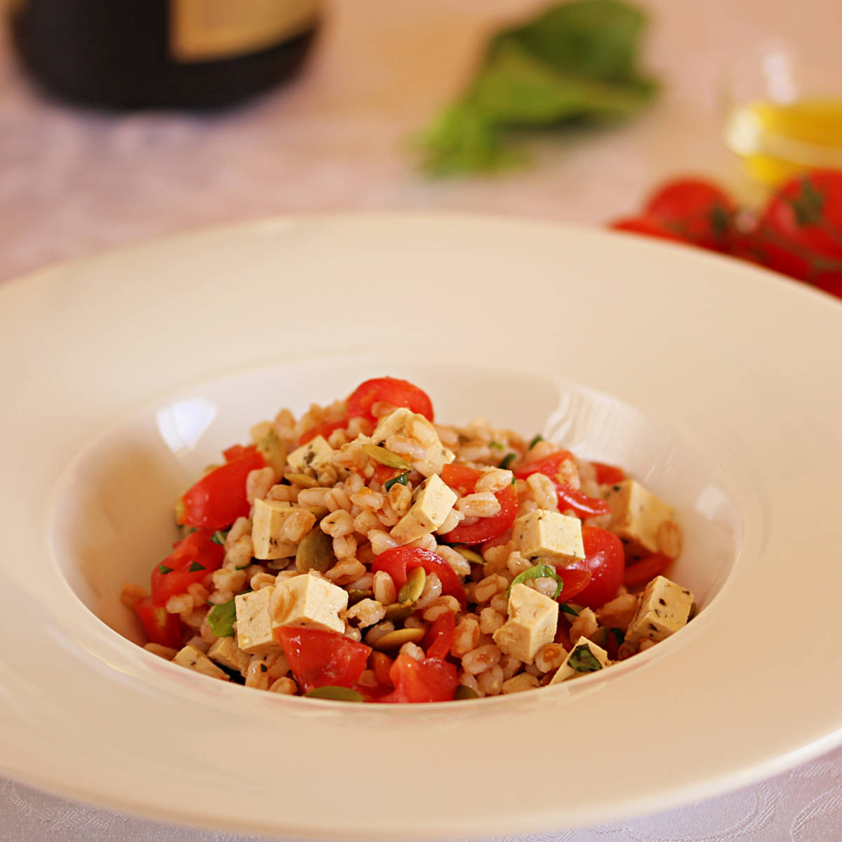 insalata di farro con tofu al basilico