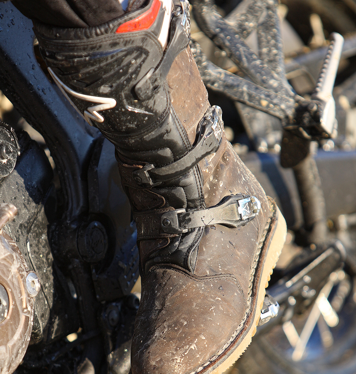 How to size motorcycle boots?