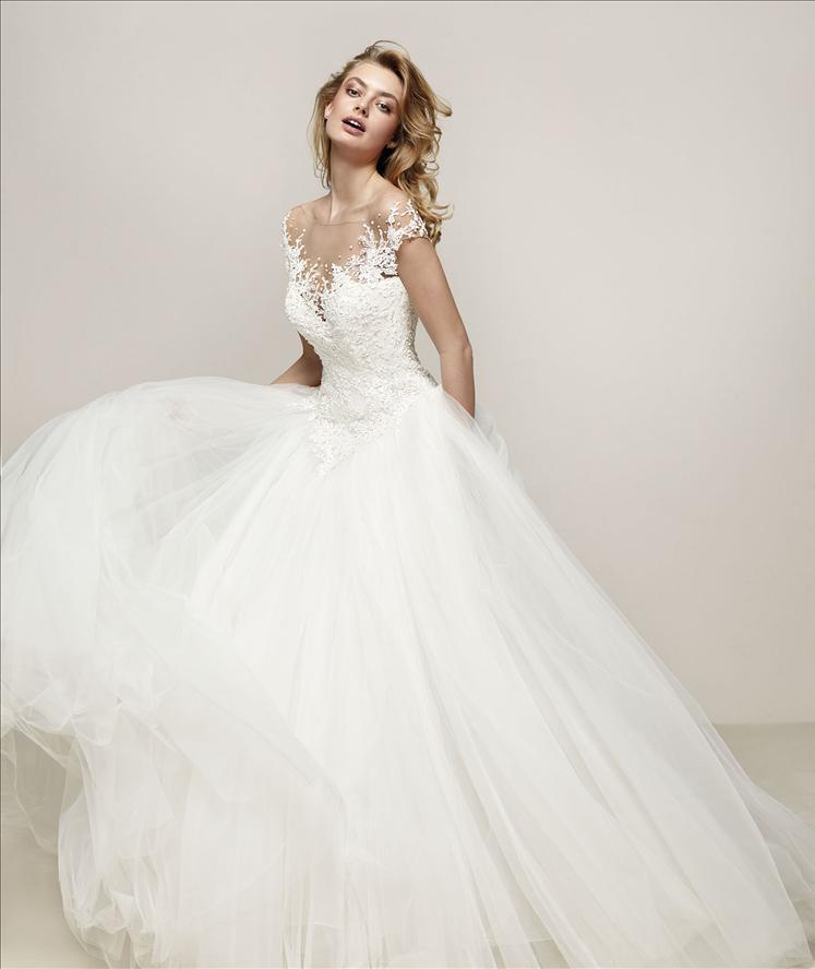 Abito Sposa Ampio Gonna In Tulle E Corpetto In Pizzo Effetto Tatoo Mod. Drosel Linea Pronovias | Favole | Abiti Da Sposa E Da Cerimonia Con Sartoria