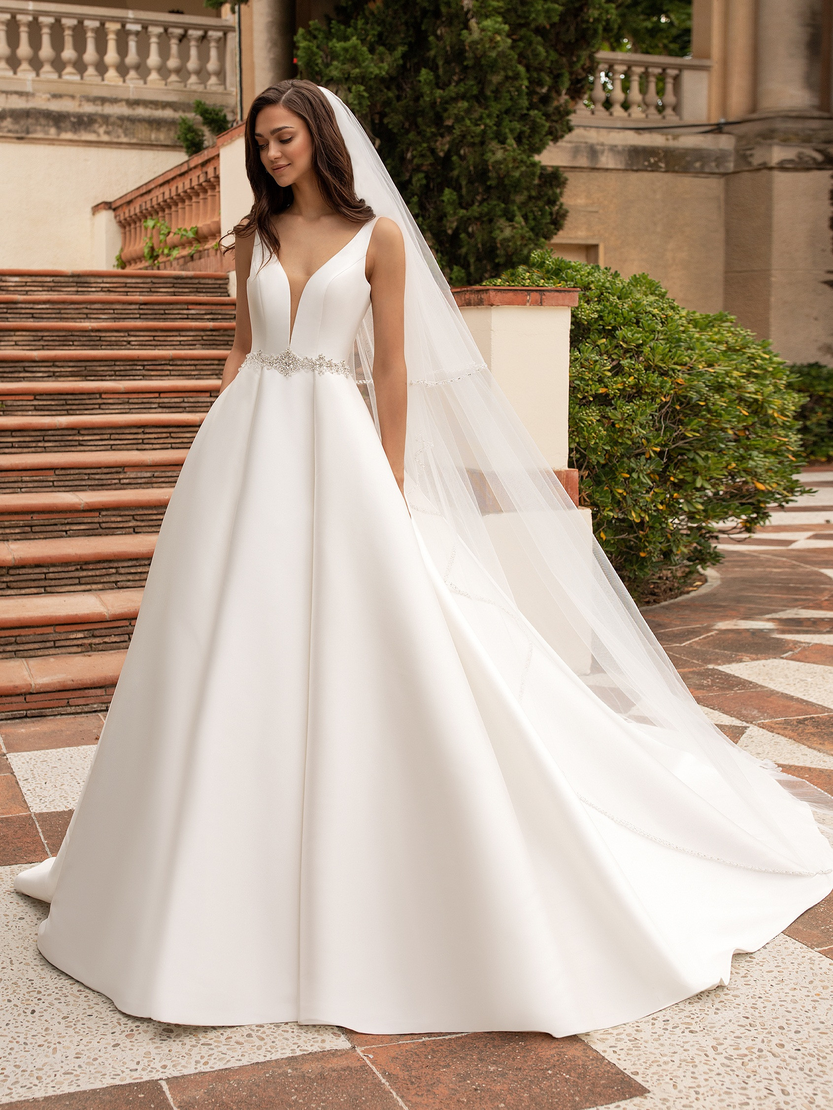 Abito Sposa Mod. Malena Linea Pronovias | Favole | Abiti Da Sposa E Da Cerimonia Con Sartoria