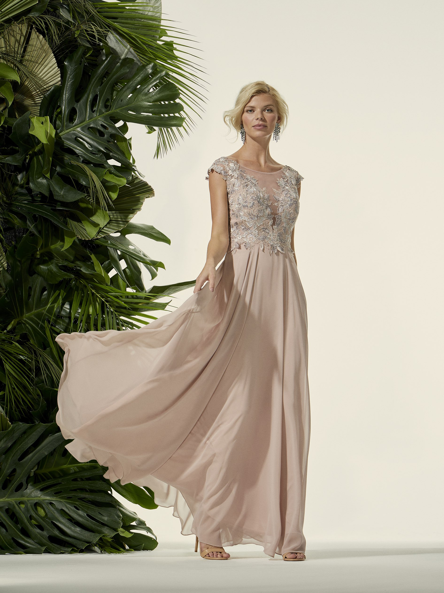 Abito cerimonia donna lungo in voile color rosa cipria