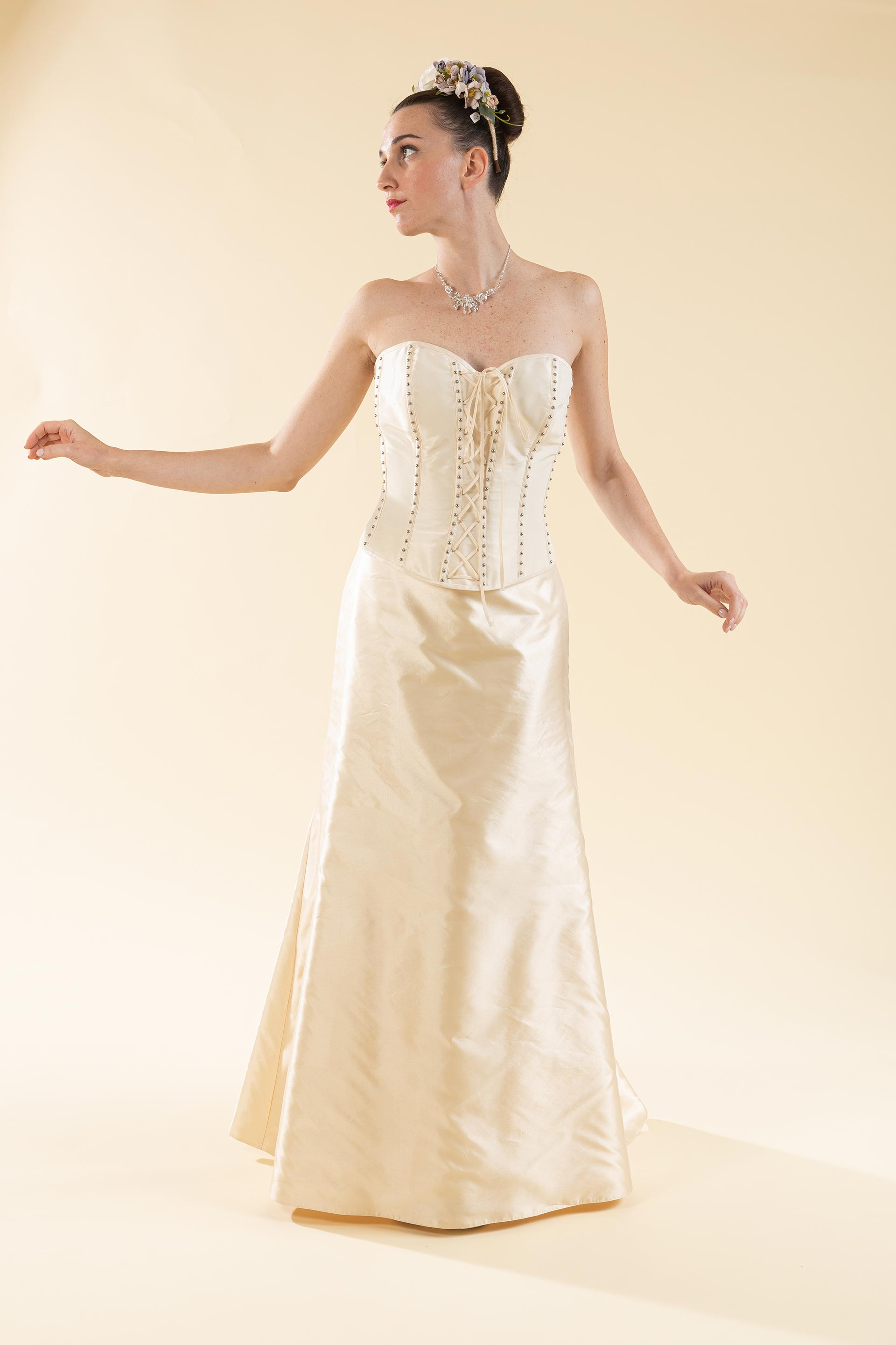 Abito Sposa 2 Pz. Composto Da Bustino E Gonna. | Favole | Abiti Da Sposa E Da Cerimonia Con Sartoria