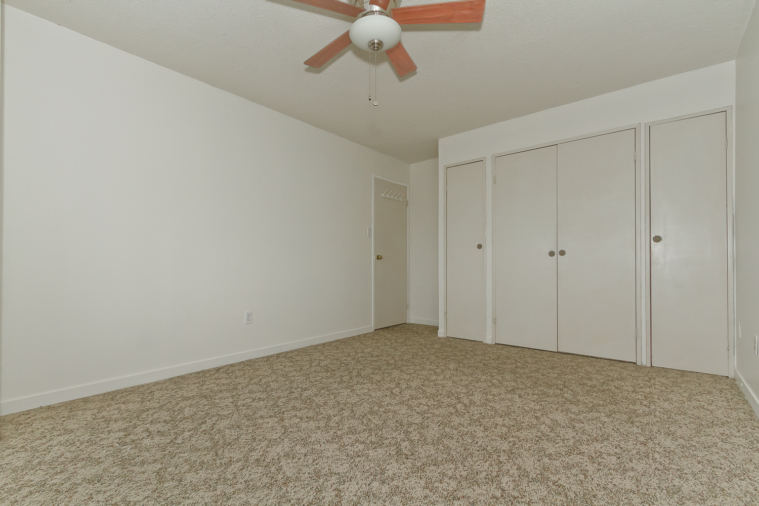 50 Elm Drive East 1709, Mississauga The Tanya Crepulja Team