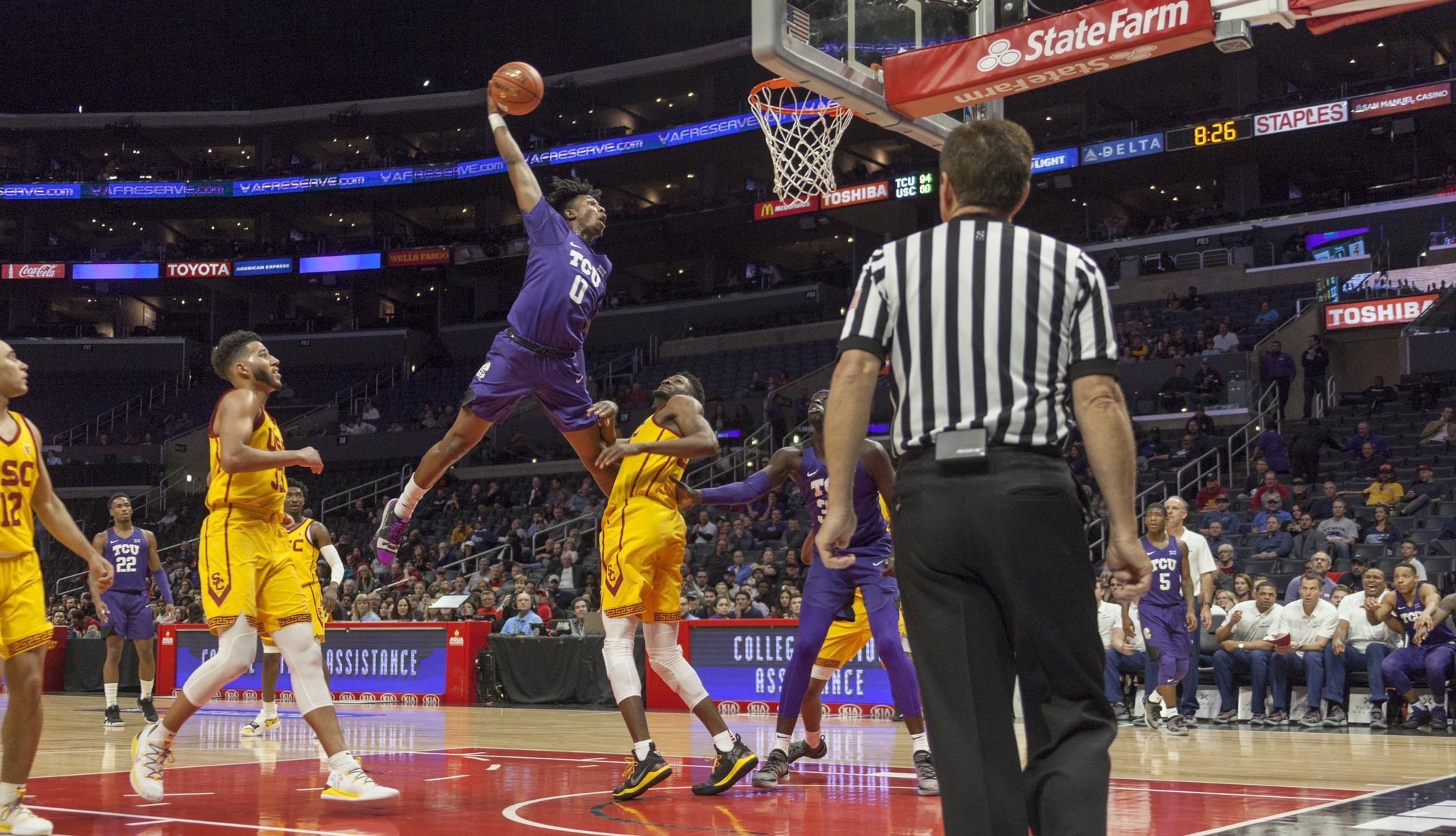 Men's Basketball makes statement in Los Angeles, dominates USC 9661