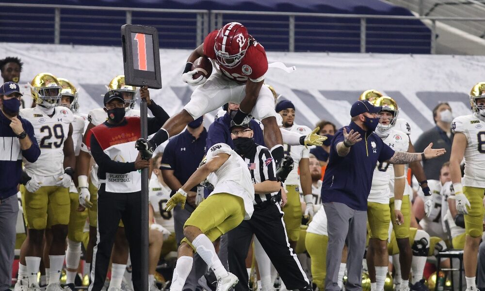 WATCH Najee Harris' insane hurdle against Notre Dame